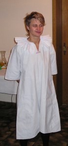 Leinenhemd mit Hällschen